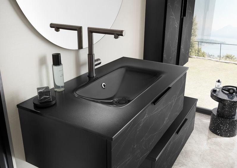 plan verre graphite métal brillant 